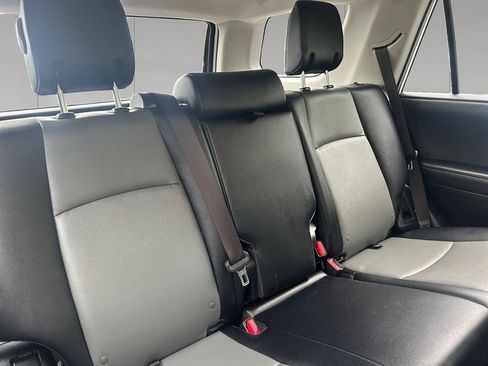 Used 2022 Toyota 4Runner SR5 Premium w/ Moonroof Package AWD/4WD image 18