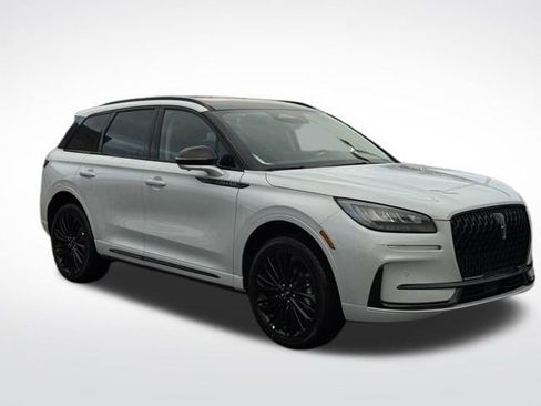 New 2026 Lincoln Corsair Premiere image 3