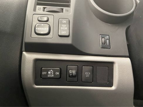 Used 2010 Toyota Tundra 2WD Regular Cab image 19