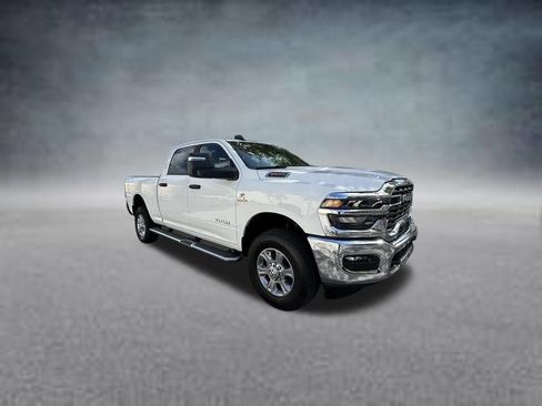 Used 2026 RAM 2500 Big Horn AWD/4WD image 2