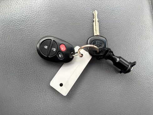 Used 2014 Toyota Sequoia Platinum w/ Preferred Accessory Package image 30