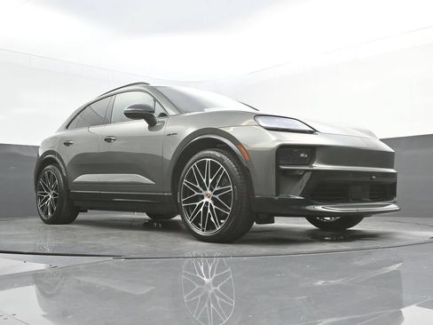 New 2026 Porsche Macan 4 Electric AWD/4WD image 41