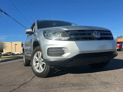 Used 2017 Volkswagen Tiguan S image 3