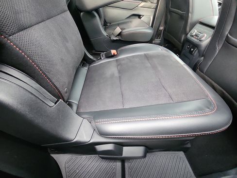 Used 2025 Ford Explorer ST image 32