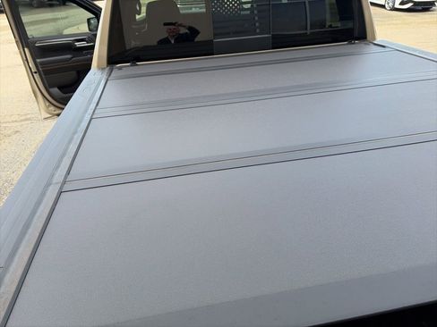 Used 2022 GMC Sierra 1500 AT4 w/ AT4 Premium Package image 16