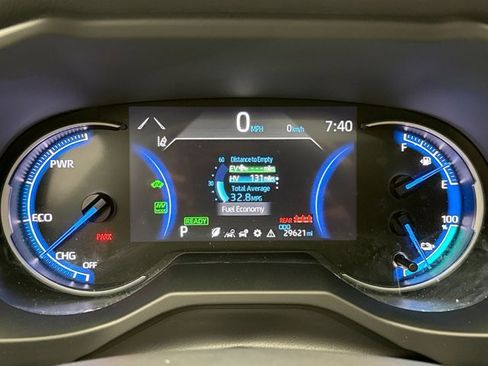 Used 2022 Toyota RAV4 SE w/ Weather & Moonroof Package image 13