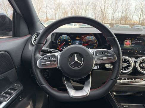 Used 2022 Mercedes-Benz GLA 250 4MATIC image 12