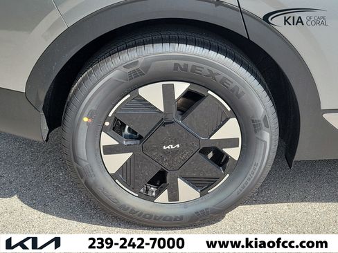 New 2026 Kia Sportage LX FWD image 9