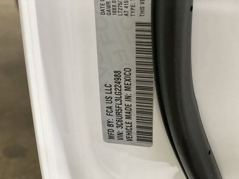 Used 2020 RAM 2500 Laramie image 29