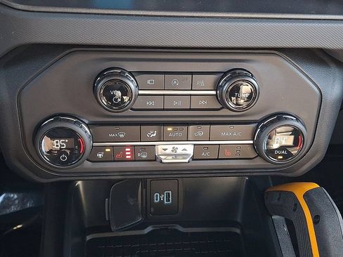 Used 2024 Ford Bronco Badlands AWD/4WD image 15