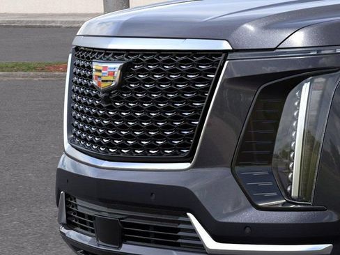 New 2026 Cadillac Escalade Luxury w/ Touring Package AWD/4WD image 13