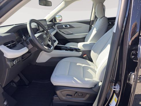 New 2026 Ford Explorer Platinum w/ LUX Leather Package AWD/4WD image 21