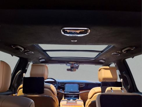 Used 2022 Jeep Grand Wagoneer Series III w/ Rear Seat Video Group 1 AWD/4WD image 9