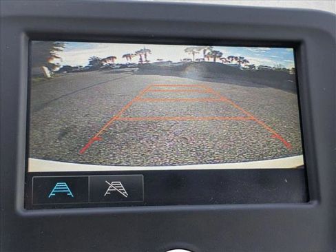 Used 2018 Chevrolet Equinox LT image 13