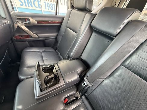 Used 2011 Lexus GX 460 Premium image 32
