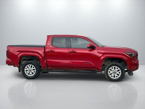 Certified 2024 Toyota Tacoma SR5 AWD/4WD image 4