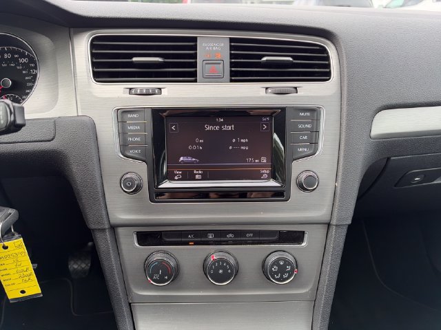 Used 2015 Volkswagen Golf Launch Edition FWD image 12