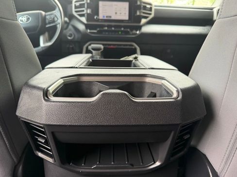 Used 2022 Toyota Tundra SR5 w/ Convenience Package image 11