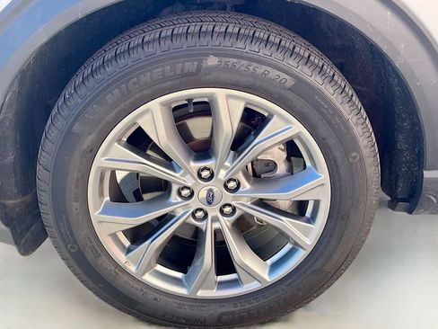 Used 2022 Ford Explorer Limited w/ Equipment Group 301A image 33