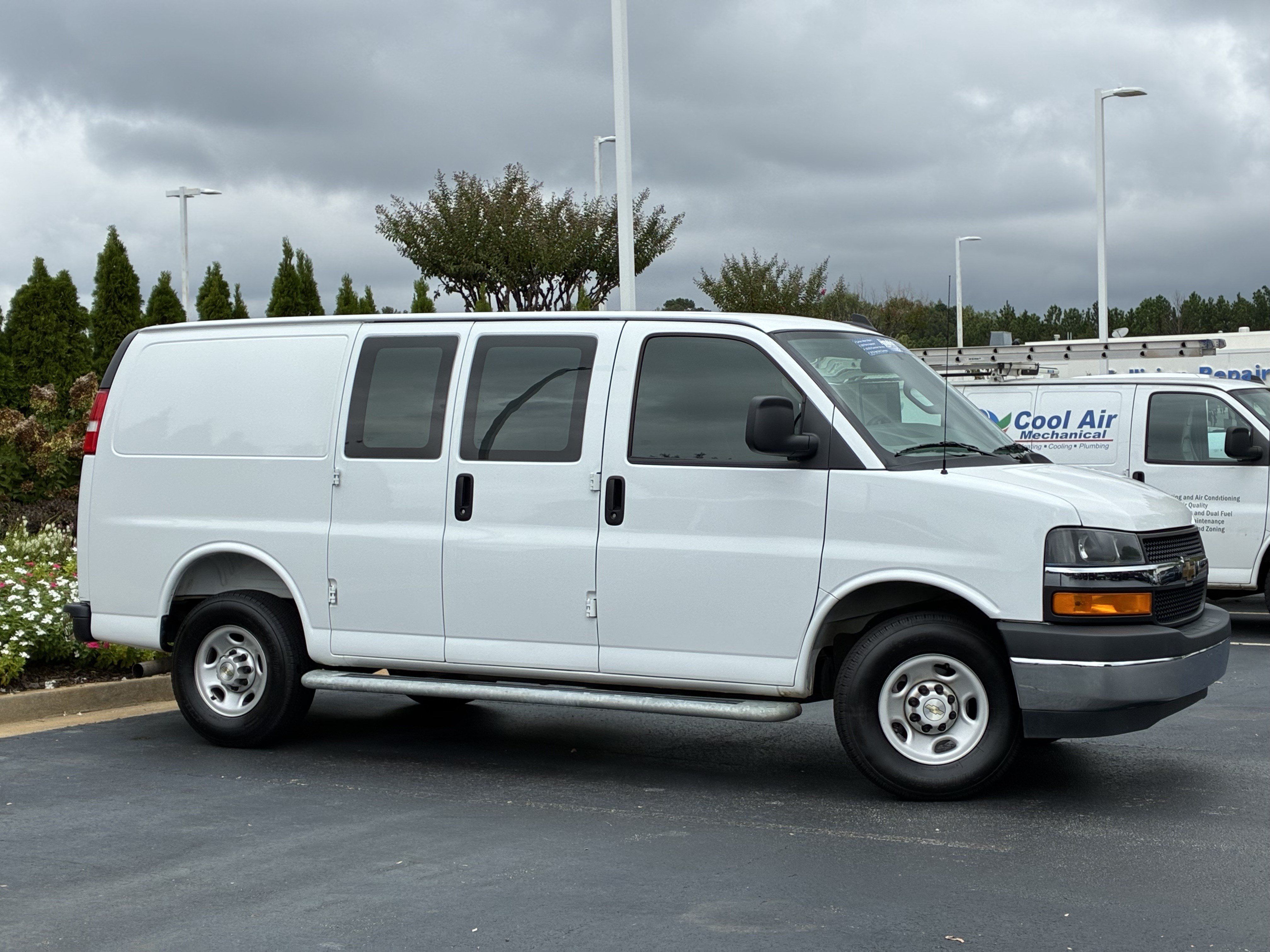 Used 2025 Chevrolet Express 2500 w/ Driver Convenience Package RWD image 3