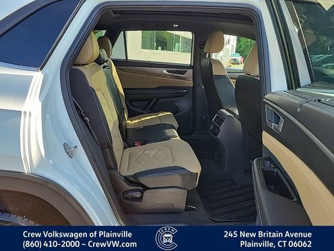 Used 2024 Volkswagen Atlas Cross Sport SE w/ Panoramic Sunroof Package AWD/4WD image 16