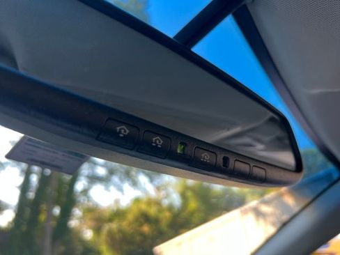 Used 2015 INFINITI Q60 Journey w/ Premium Package image 26