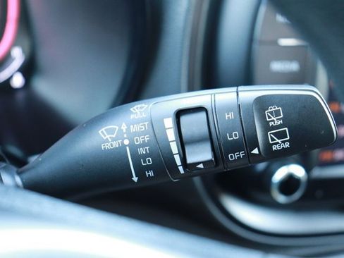 Used 2025 Kia Soul LX w/ LX Technology Package FWD image 22
