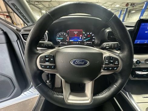 Used 2023 Ford Explorer XLT w/ Equipment Group 202A AWD/4WD image 15