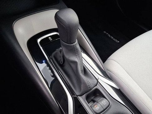 Certified 2021 Toyota Corolla LE image 14