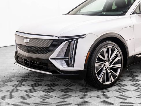 Certified 2025 Cadillac Lyriq Luxury w/ LPO, Floor Liner Package image 41