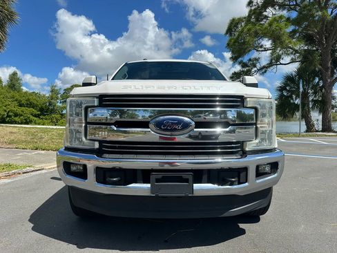 Used 2017 Ford F250 Lariat w/ Lariat Ultimate Package AWD/4WD image 2