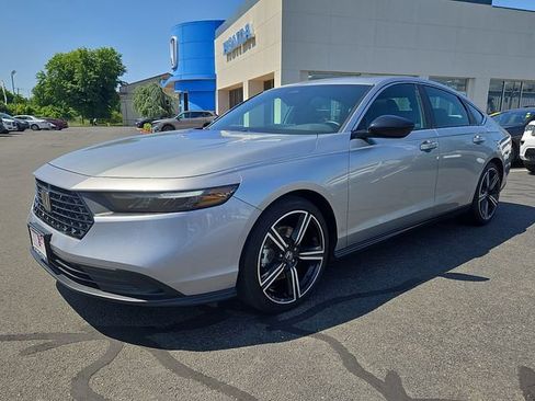Used 2024 Honda Accord Sport image 3