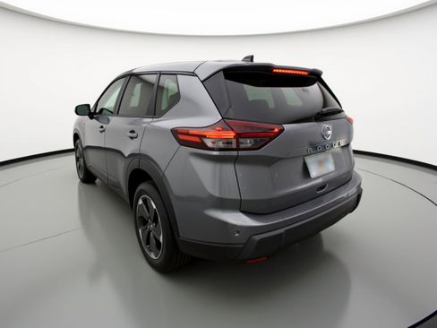 Used 2025 Nissan Rogue SV image 6