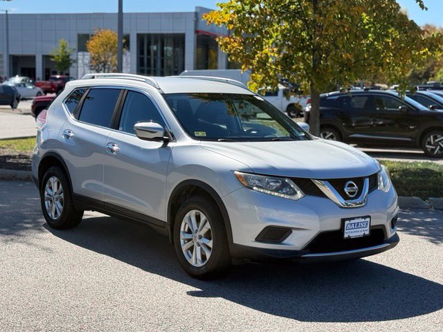 Used 2016 Nissan Rogue SV AWD/4WD image 3