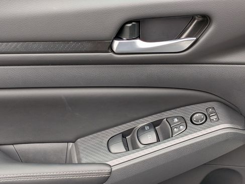 New 2025 Nissan Altima 2.5 SV image 12