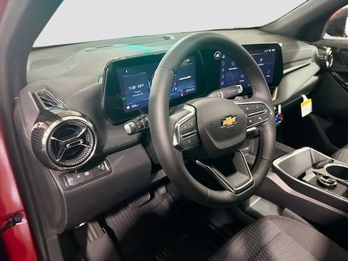 New 2026 Chevrolet Equinox LT w/ LPO, Floor Liner Package image 9