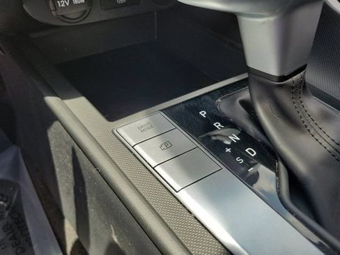 Certified 2024 Hyundai Elantra SE FWD image 23