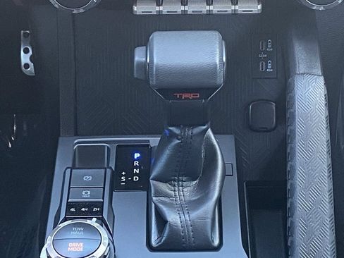 Certified 2025 Toyota Tacoma TRD Sport AWD/4WD image 33