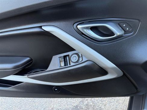 Used 2021 Chevrolet Camaro LT image 22