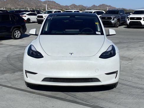 Used 2022 Tesla Model Y Long Range image 2