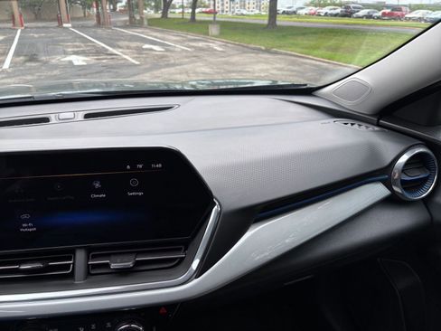 Used 2025 Chevrolet Trax LT w/ LT Convenience Package image 30