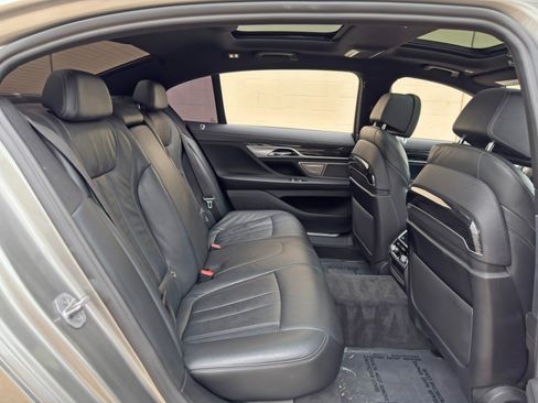 Used 2022 BMW 740i w/ M Sport Package RWD image 45