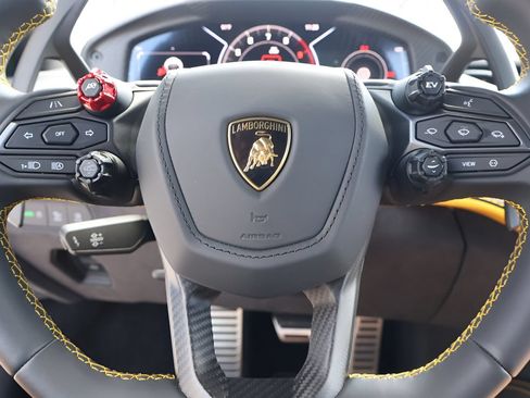 Used 2025 Lamborghini Revuelto AWD/4WD image 20