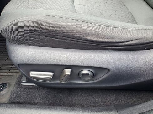 Used 2021 Toyota RAV4 XLE image 10