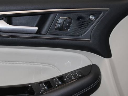 Used 2019 Ford Edge Titanium w/ Cold Weather Package FWD image 21