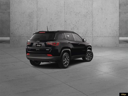 New 2026 Jeep Compass Latitude image 7