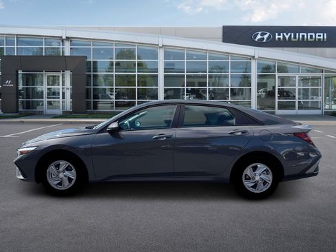 New 2026 Hyundai Elantra SEL Sport FWD image 3