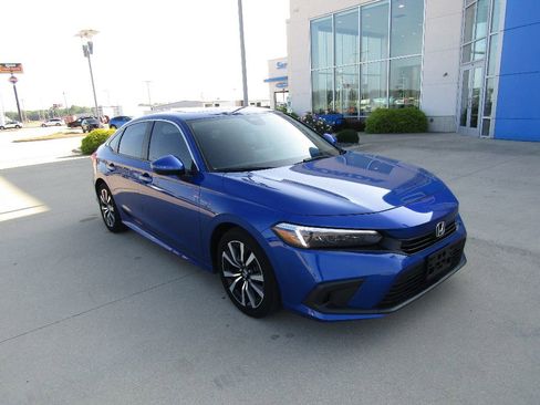 Used 2022 Honda Civic EX image 3