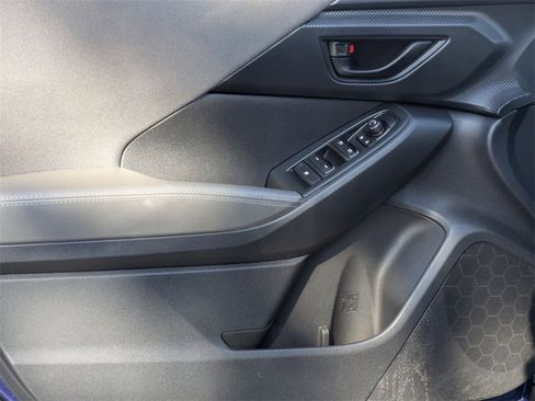 Used 2024 Subaru Crosstrek 2.0i Premium image 11