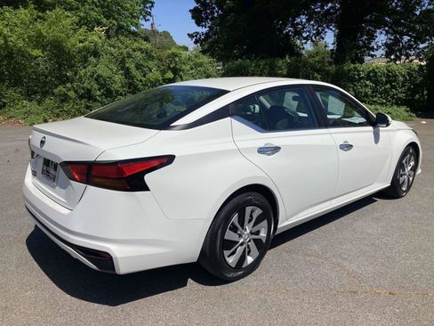 Used 2022 Nissan Altima 2.5 S FWD image 3